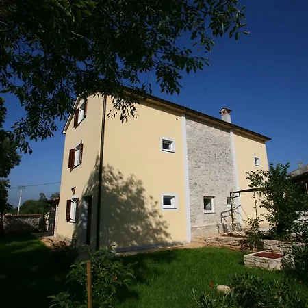 Flores Villa Barban
