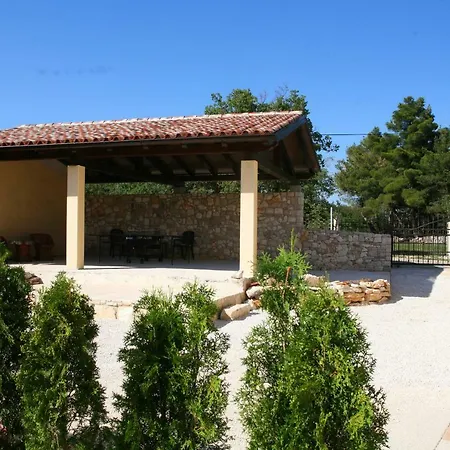 Flores Villa Barban